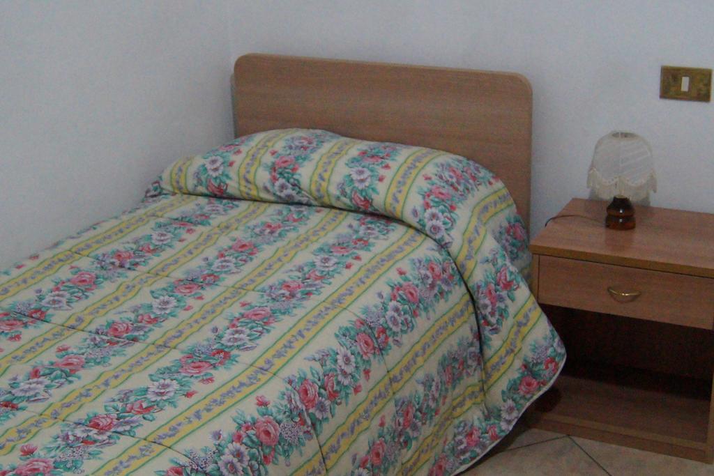 Hotel Il Pozzo Della Citerna Castelnuovo Berardenga Camera foto
