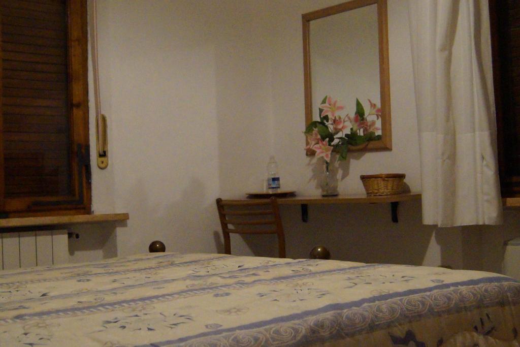 Hotel Il Pozzo Della Citerna Castelnuovo Berardenga Camera foto